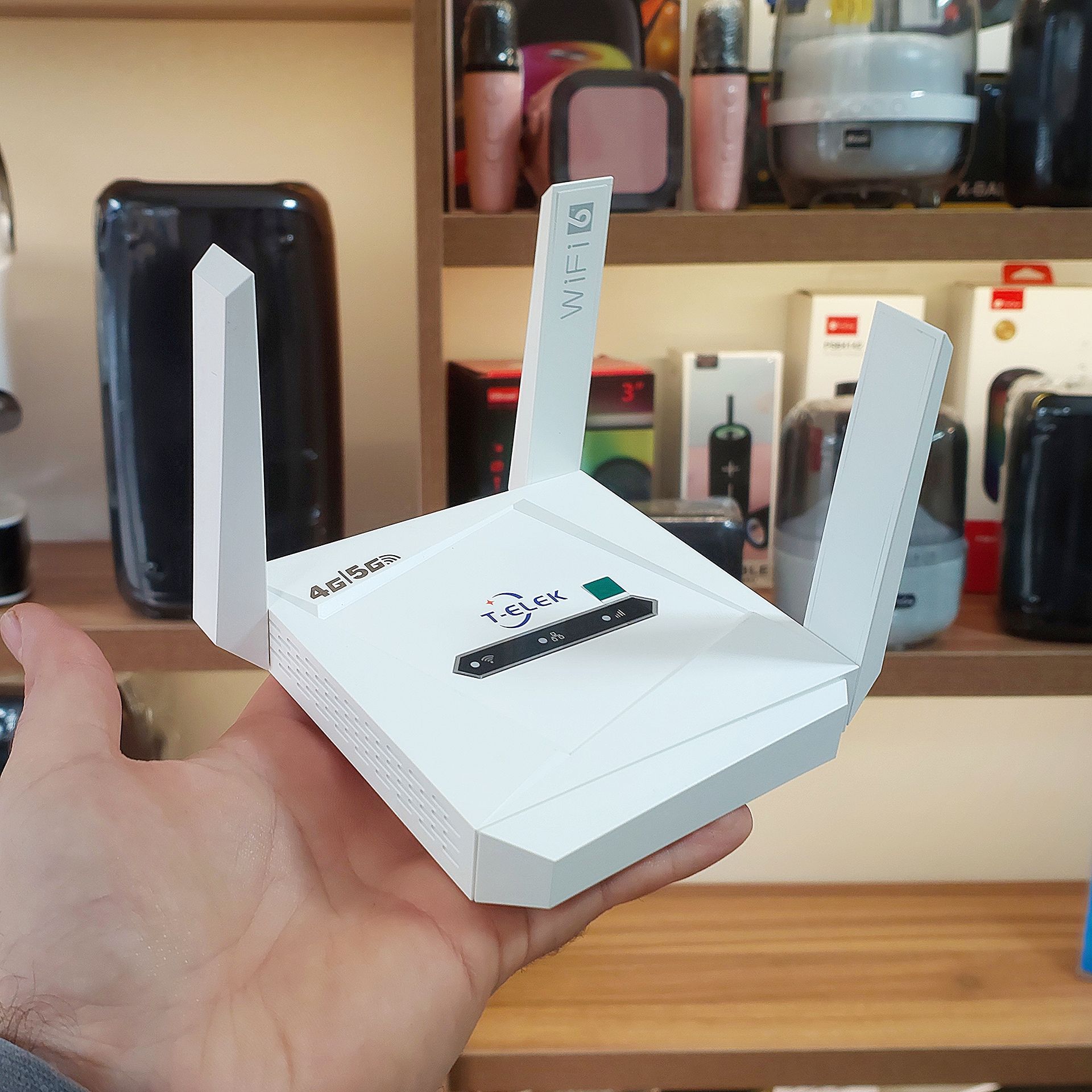 مودم سیمکارتی 4G/5G تی الک مدل TR107 گارانتی 12 ماهه شرکتی