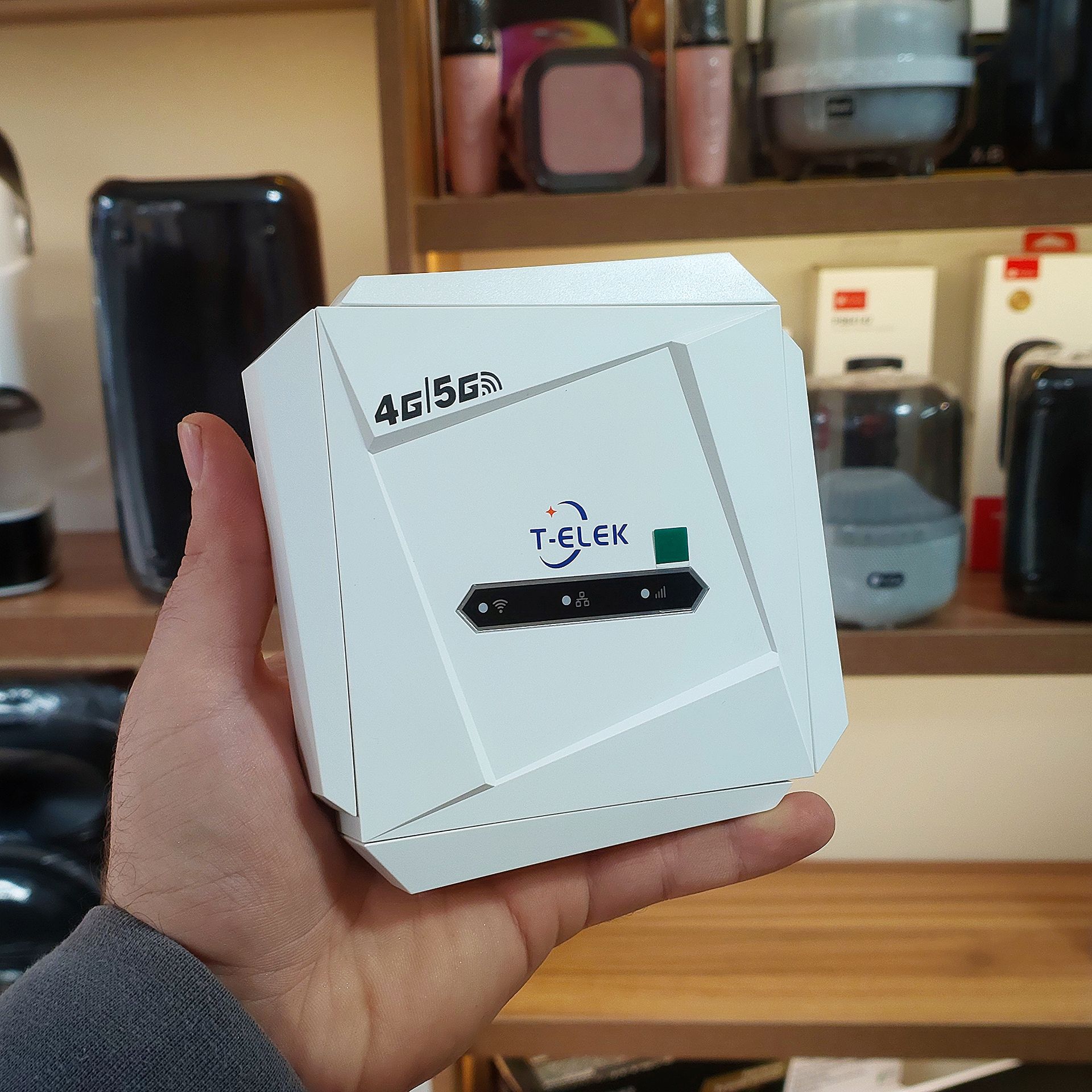 مودم سیمکارتی 4G/5G تی الک مدل TR107 گارانتی 12 ماهه شرکتی